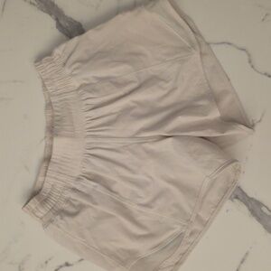 Bone LULULEMON SHORTS 4" LR hotty hots Size 2